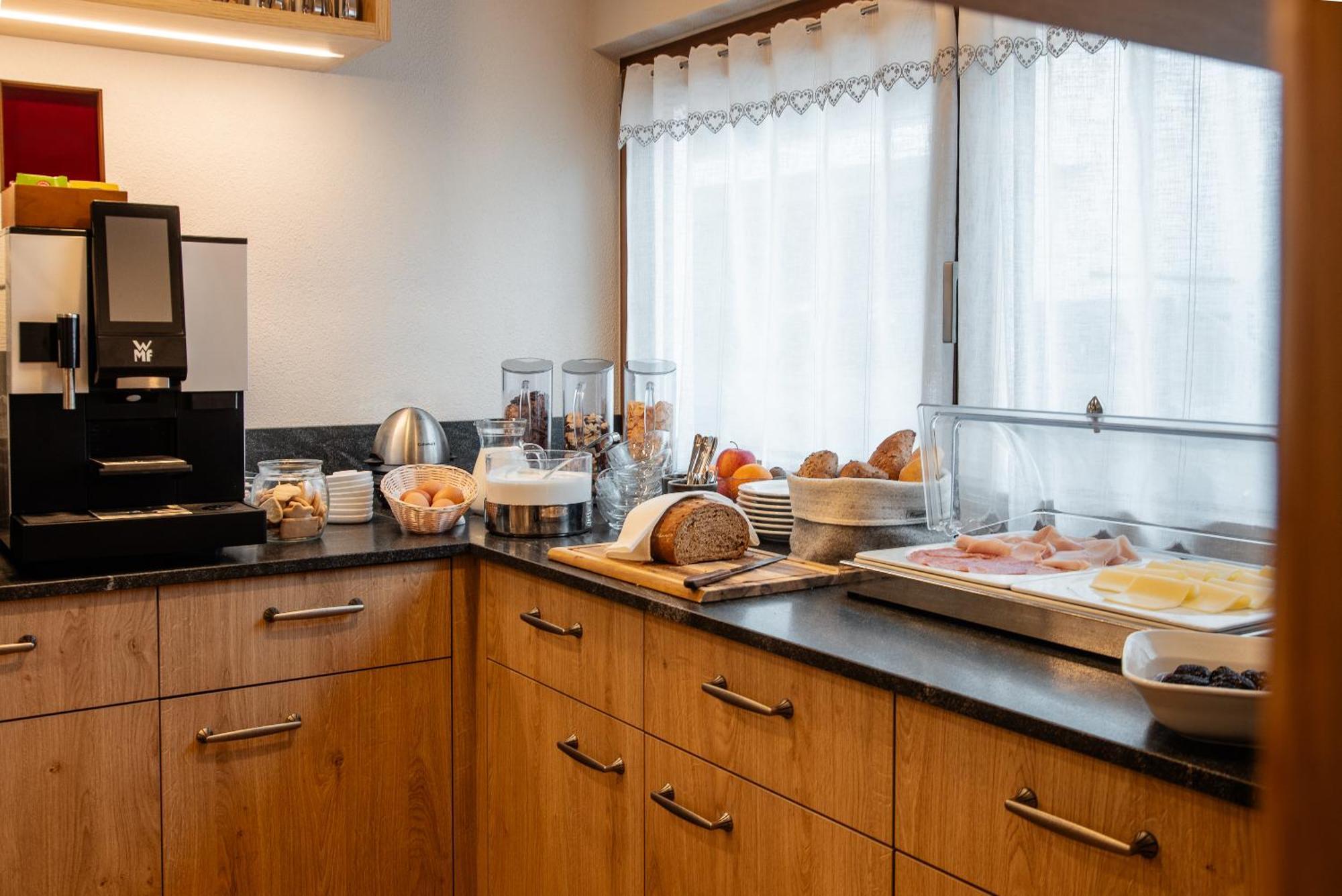 Villa Resi B&B Corvara Buitenkant foto
